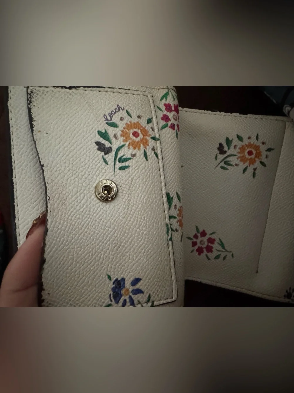 COACH not authentic White Floral Small Wallet – White Floral Print - Picture 4 of 5